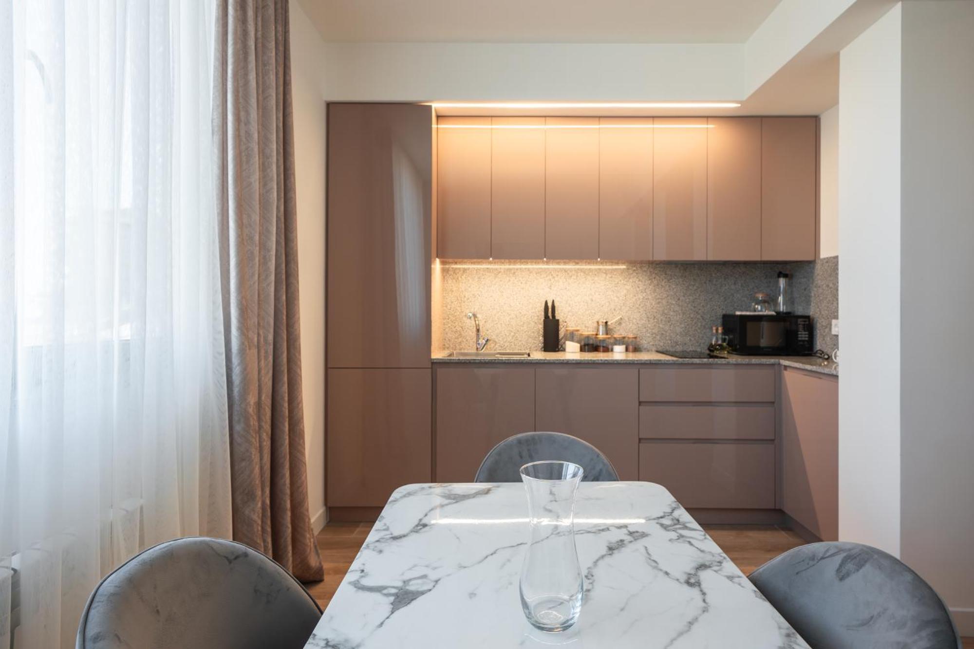 Ris Opera Apartments Yerevan Bagian luar foto