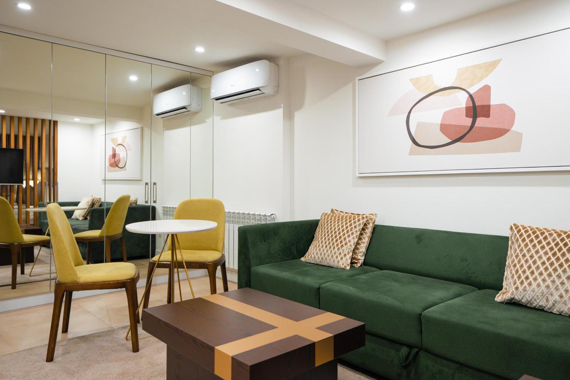 Ris Opera Apartments Yerevan Bagian luar foto