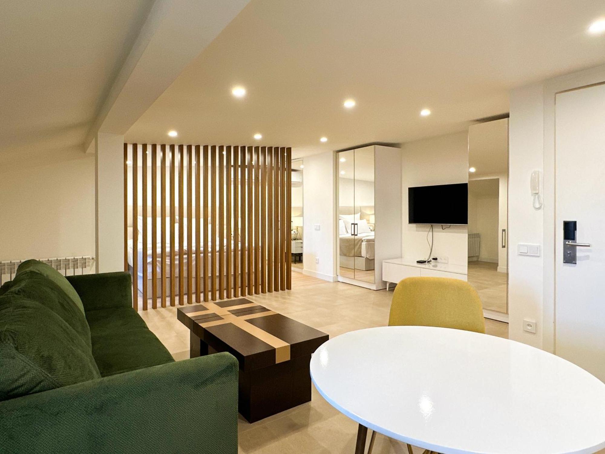Ris Opera Apartments Yerevan Bagian luar foto